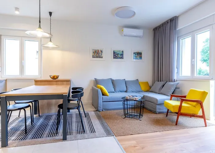 Split Luxury Suite